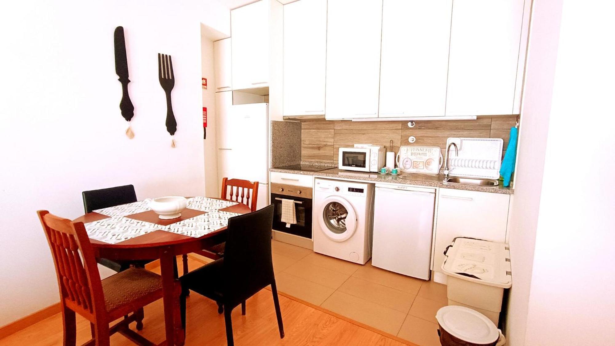 No Centro, Junto A Avenida Da Liberdade - 1 Drt Apartment Fundao Bagian luar foto